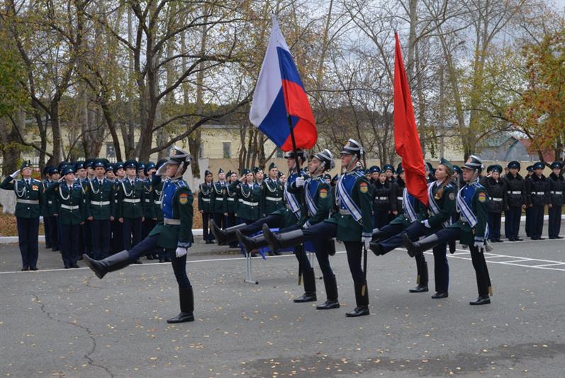 В Екатеринбургском кадетском корпусе Росгвардии состоялась церемония посвящения в кадеты первокурсников 