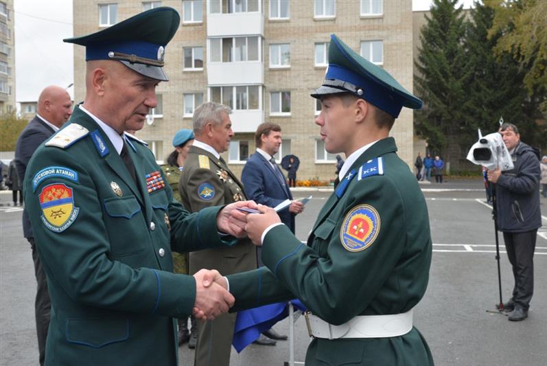 В Екатеринбургском кадетском корпусе Росгвардии состоялась церемония посвящения в кадеты первокурсников 