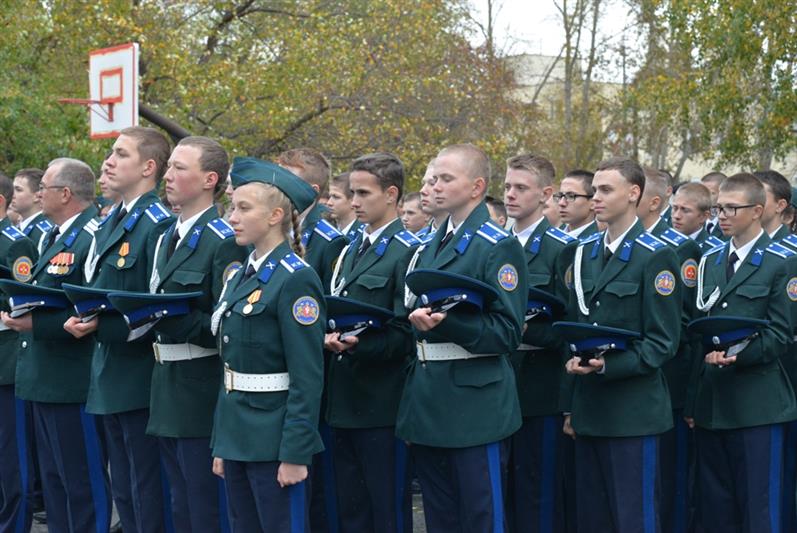 В Екатеринбургском кадетском корпусе Росгвардии состоялась церемония посвящения в кадеты первокурсников 
