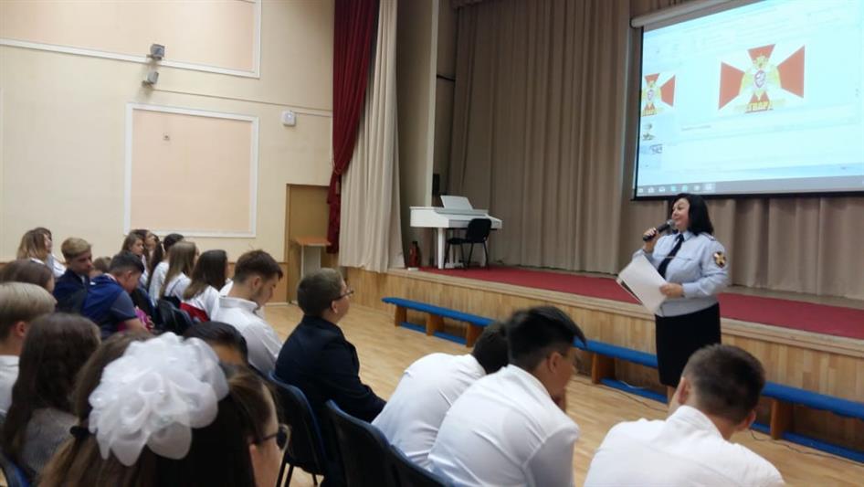 В столичных школах прошли уроки мужества, посвященные генералу Анатолию Романову
