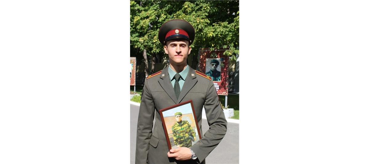 Лучшему курсанту Саратовского военного института Росгвардии вручена стипендия имени Героя России генерала Анатолия Романова (видео)