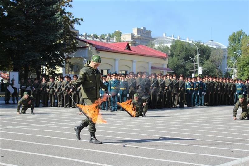 Лучшему курсанту Саратовского военного института Росгвардии вручена стипендия имени Героя России генерала Анатолия Романова (видео)