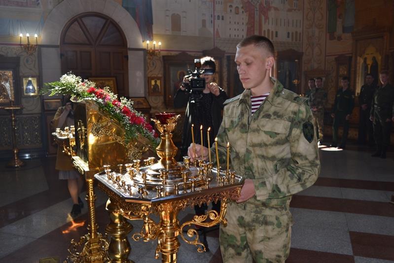 Росгвардейцы Восточного округа приняли участие в молебнах о здравии Героя России генерал-полковника Анатолия Романова