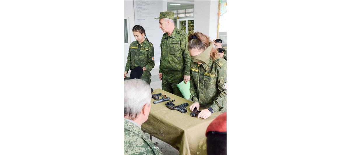 Ставропольские росгвардейцы приняли зачеты по начальной военной подготовке у воспитанников ведомственных кадетских классов 