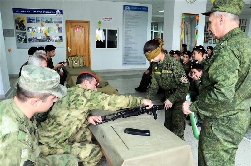 Ставропольские росгвардейцы приняли зачеты по начальной военной подготовке у воспитанников ведомственных кадетских классов 