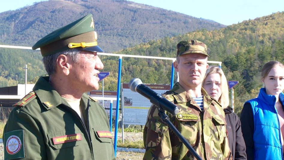 Росгвардейцы Восточного округа провели для южно-сахалинских школьников и юнармейцев военно-патриотическую игру «Родине служить почётно!»