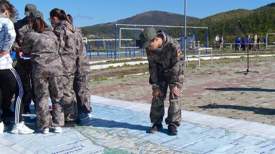 Росгвардейцы Восточного округа провели для южно-сахалинских школьников и юнармейцев военно-патриотическую игру «Родине служить почётно!»