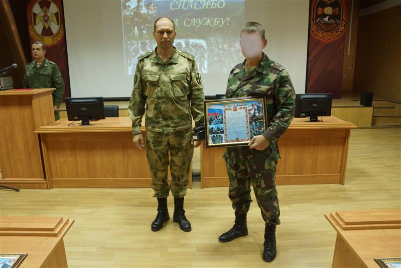 В Ханкале состоялось чествование сотрудников СОБР и ОМОН из других регионов в связи с окончанием их служебной командировки