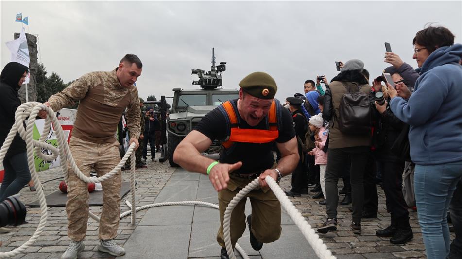 Военнослужащие Центрального округа Росгвардии приняли участие в молодежно-патриотической акции «Москвичи на службе России. Звездный призыв» (фото)