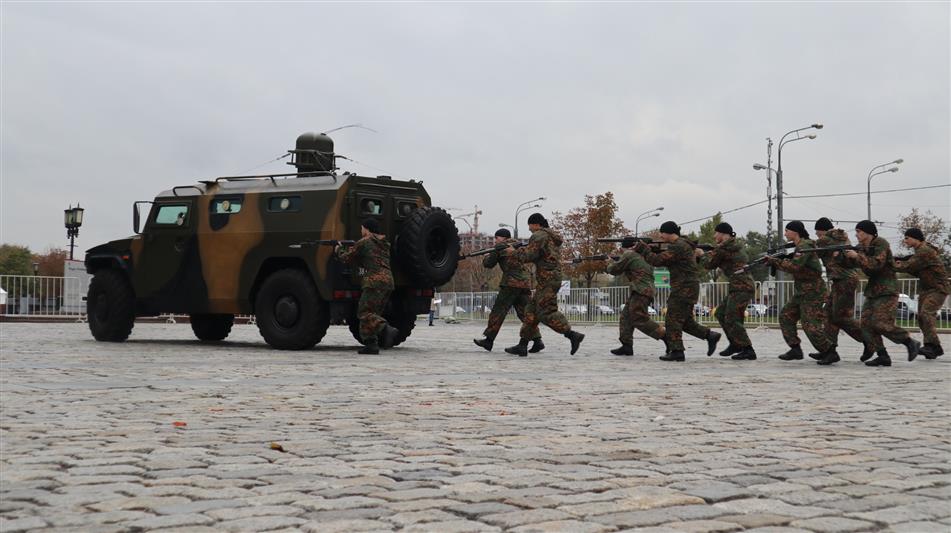 Военнослужащие Центрального округа Росгвардии приняли участие в молодежно-патриотической акции «Москвичи на службе России. Звездный призыв» (фото)