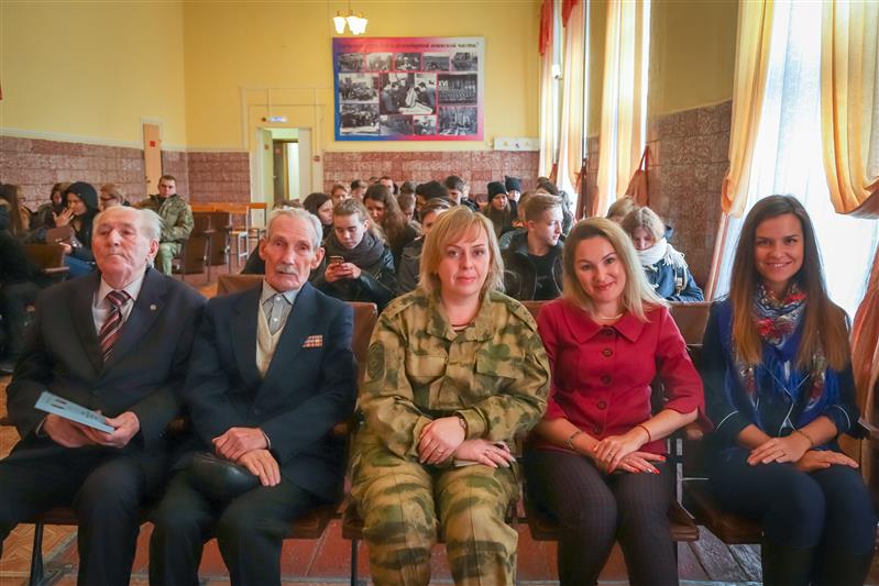 Петербургские школьники побывали в гостях у Росгвардии