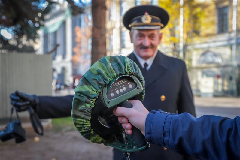 Петербургские школьники побывали в гостях у Росгвардии