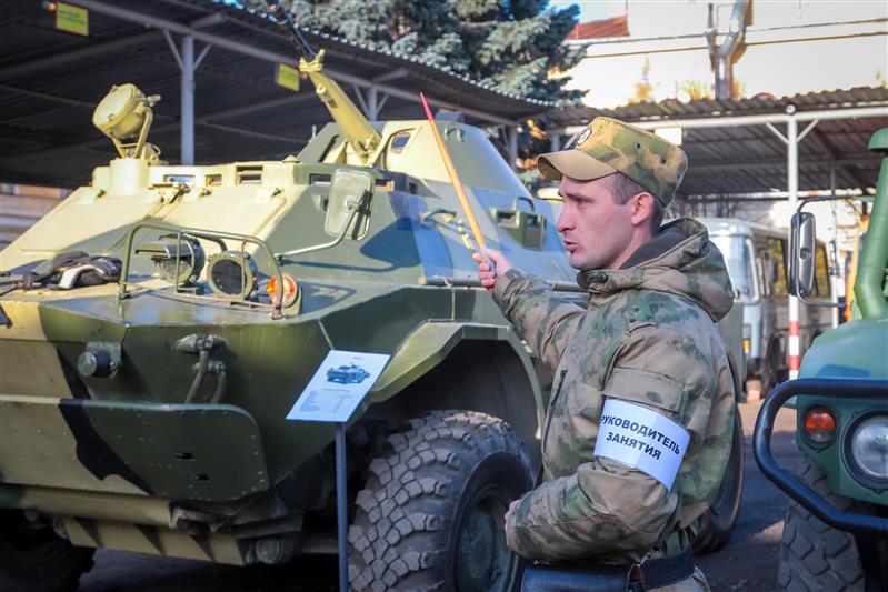 Петербургские школьники побывали в гостях у Росгвардии