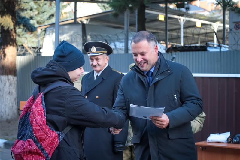 Петербургские школьники побывали в гостях у Росгвардии