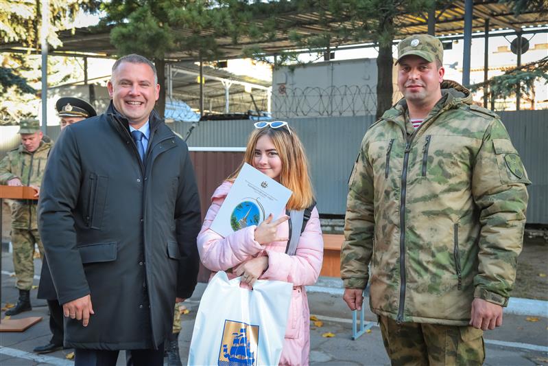 Петербургские школьники побывали в гостях у Росгвардии