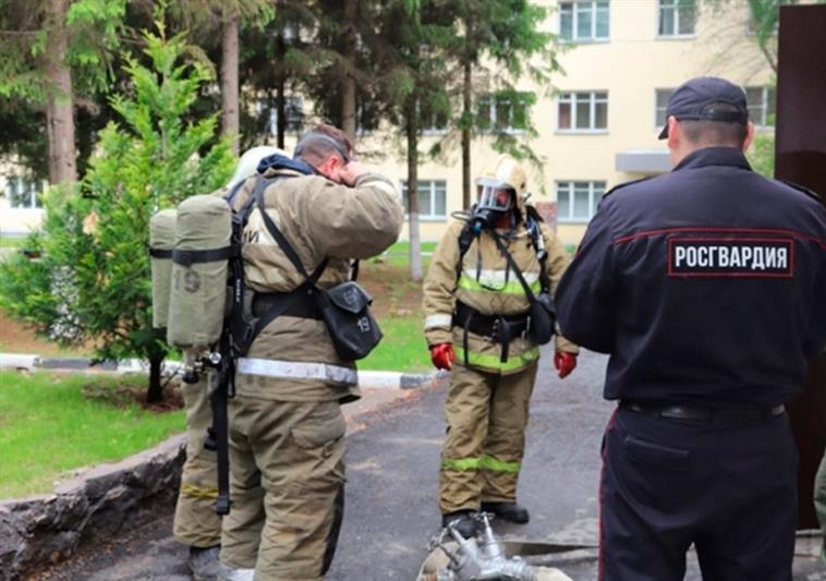 В Уфе росгвардейцы предотвратили пожар в торговом комплексе