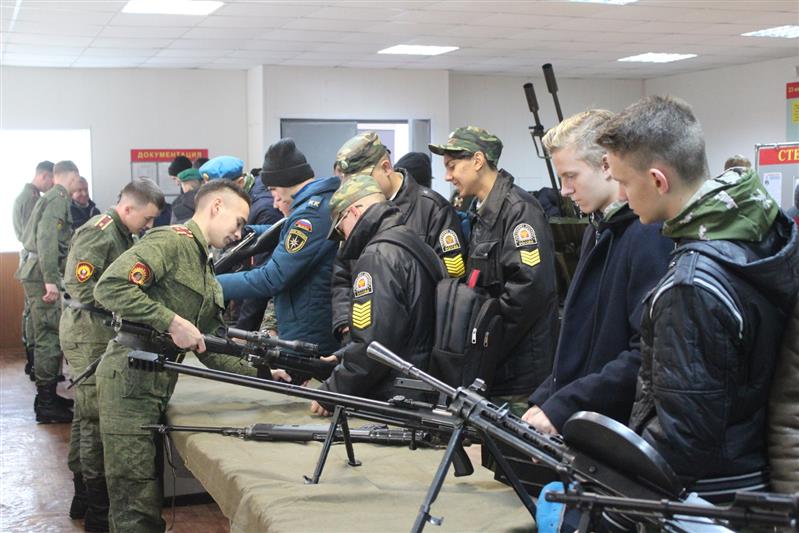 В Пермском военном институте Росгвардии прошёл очередной этап фестиваля-форума «Виват, кадет», посвященный 100-летию Вооружённых Сил 