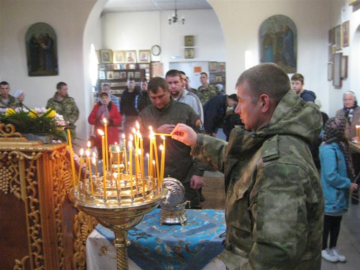 На Ставрополье военнослужащие Центра специального назначения Росгвардии приняли участие в божественной литургии