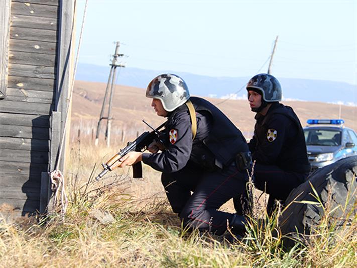 В преддверии Дня вневедомственной охраны в Чите состоялся смотр-конкурс групп задержания Росгвардии (видео)