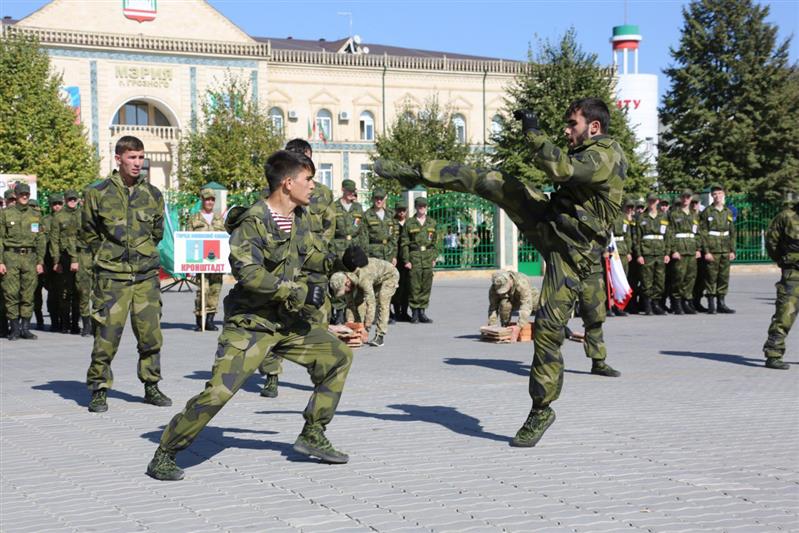 В Грозном официально стартовала первая ежегодная военно-патриотическая  межрегиональная игра «Зарница» (фото)