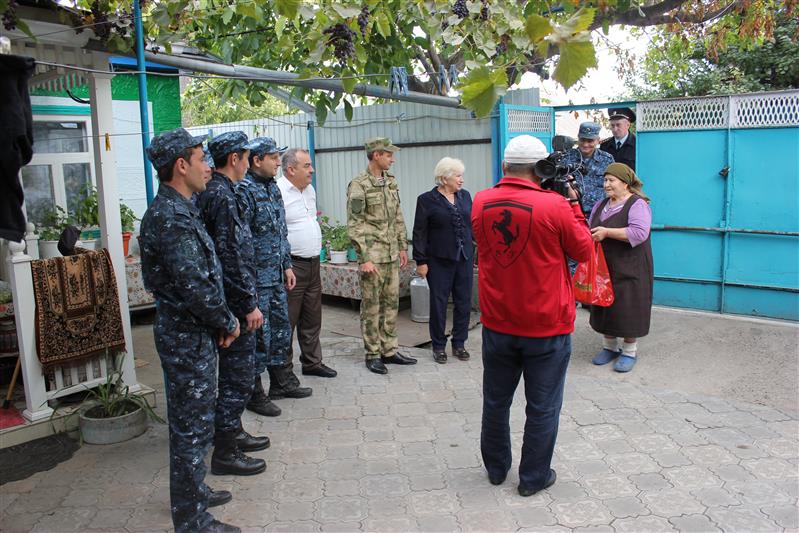Росгвардейцы Карачаево-Черкесии поздравили ветерана Великой Отечественной войны с праздником
