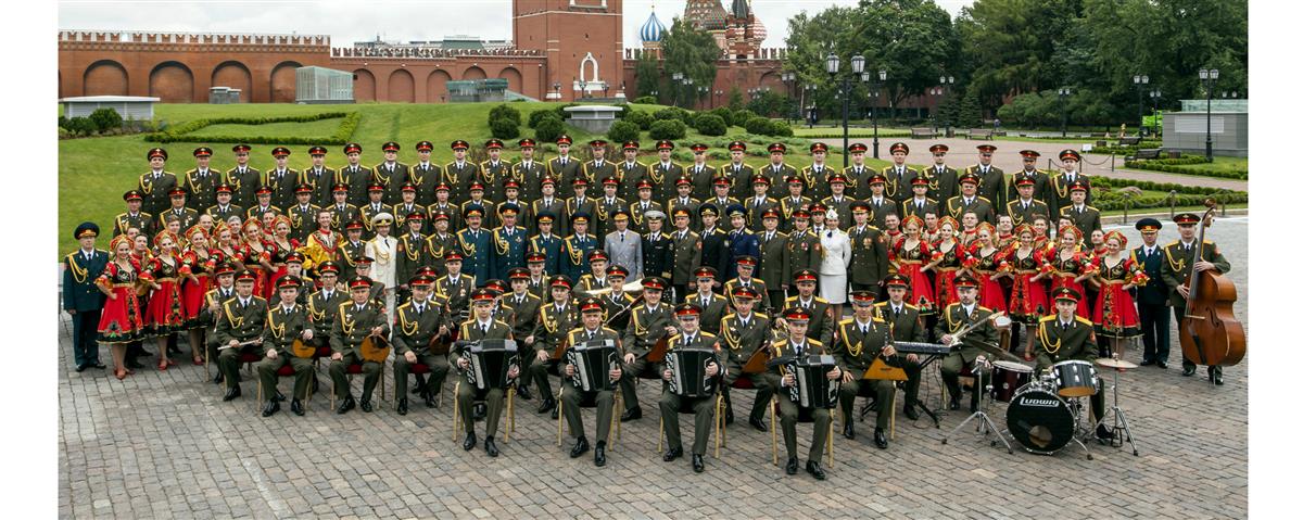 Директор Росгвардии поздравил с 90-летием Академический ансамбль песни и пляски Российской армии имени А.В. Александрова