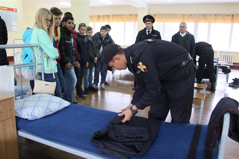 «Служим вместе»: для родителей военнослужащих открыли двери