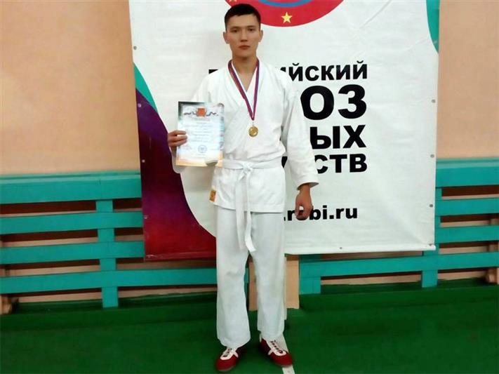 В Хакасии боец ОМОН победил на городском чемпионате по рукопашному бою