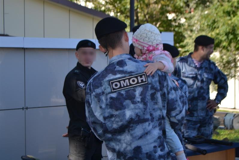 День открытых дверей, выставка вооружения, плац-концерт и торжественные митинги – в Приморье отметили день создания ОМОН 