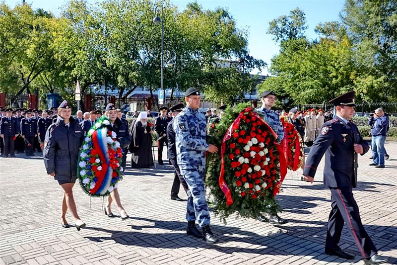 Росгвардейцы приняли участие в общегородском Дне памяти погибших правоохранителей во Владивостоке