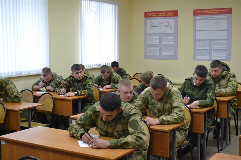 В Уральском округе прошел сбор новоприбывших офицеров – выпускников военных вузов 2018 года 