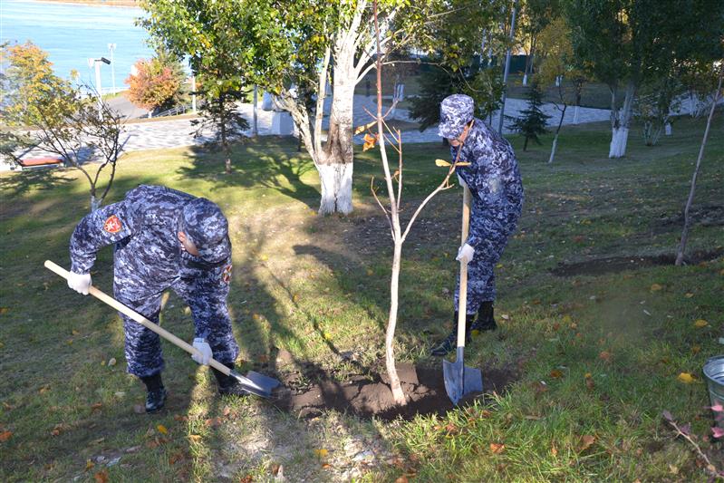 В Самаре росгвардейцы приняли участие в закладке Аллеи солидарности журналистов