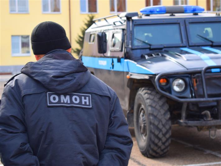 В Иркутске при участии сотрудников транспортного ОМОН Росгвардии ликвидирована лаборатория по выращиванию марихуаны