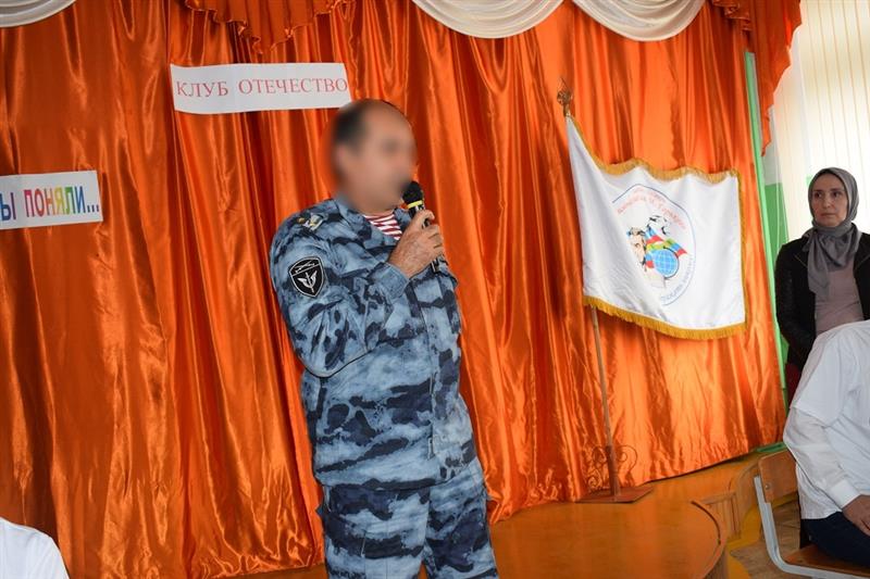 В хасавюртской гимназии открыта мемориальная доска бойцу ОМОН Хуламагомеду Курбанову (видео)