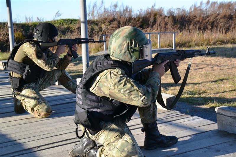 В пригороде Хабаровска проходит полевой выход ОМОН Росгвардии 