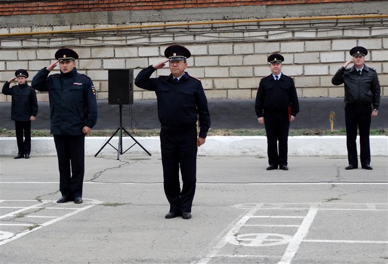 В Астрахани состоялся гарнизонный развод нарядов Росгвардии и полиции, заступающих на боевую службу по охране общественного порядка