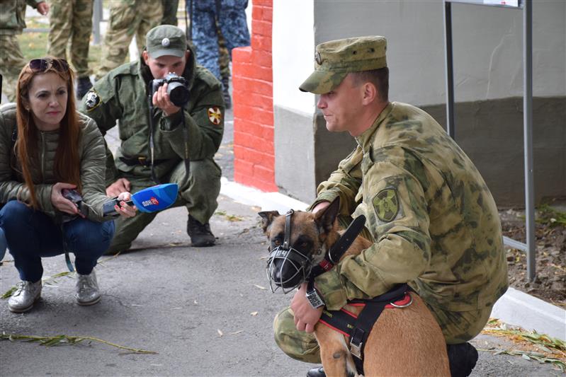 В Ростовской области подведены итоги II чемпионата войск национальной гвардии по многоборью кинологов (Видео)