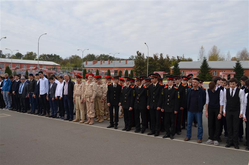 В Назрани военнослужащие Росгвардии провели для старшеклассников патриотическую акцию – День призывника (фото, видео)