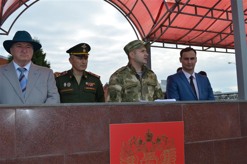 В Назрани военнослужащие Росгвардии провели для старшеклассников патриотическую акцию – День призывника (фото, видео)