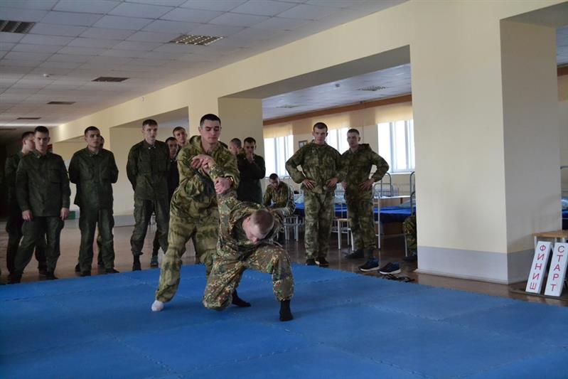 В Уральском округе прошел сбор новоприбывших офицеров – выпускников военных вузов 2018 года 