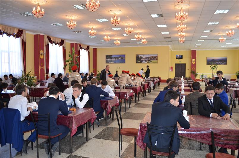 В Назрани военнослужащие Росгвардии провели для старшеклассников патриотическую акцию – День призывника (фото, видео)