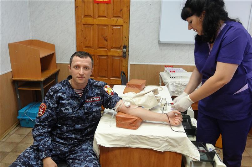 Белгородские росгвардейцы пополнили банк донорской крови более чем на 10 литров