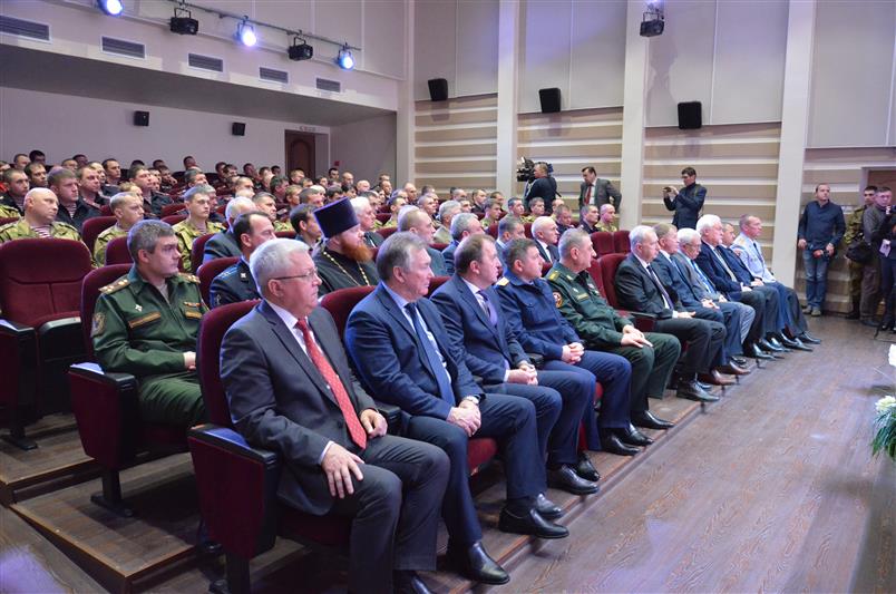 Командующий Центральным округом Росгвардии генерал-полковник Игорь Голлоев представил личному составу Управления Росгвардии по Тамбовской области нового руководителя