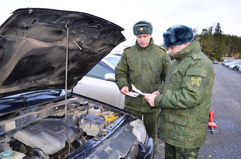 В Свердловской области прошел смотр личного автотранспорта росгвардейцев