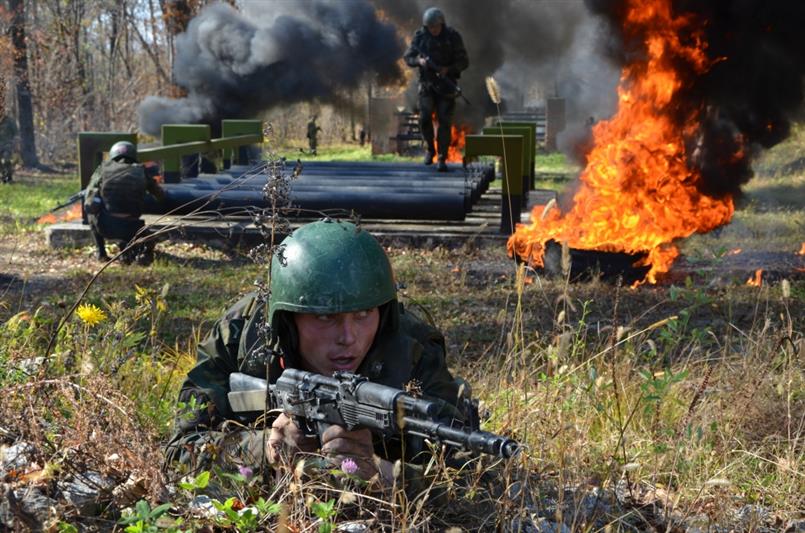  В Восточном округе Росгвардии прошли квалификационные испытания на право ношения крапового берета (фото)