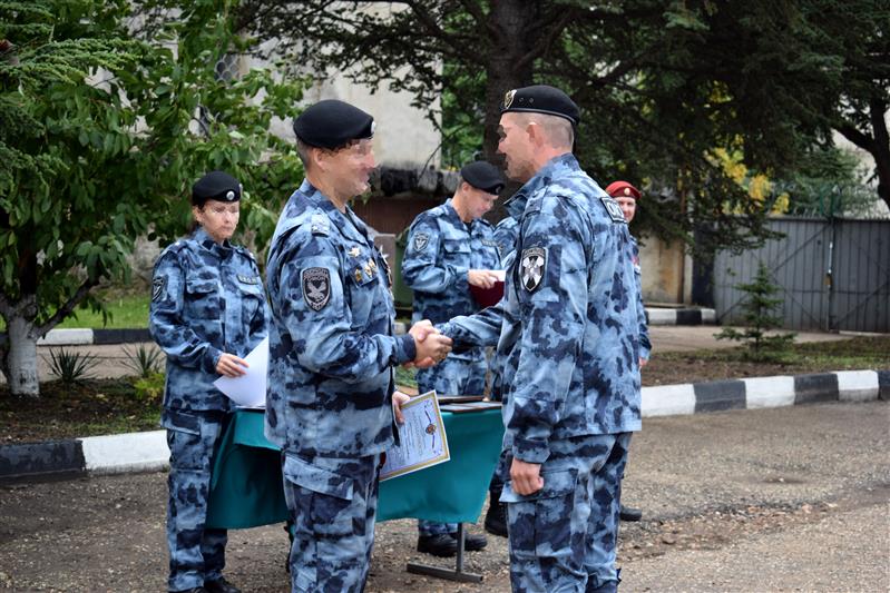 В Крыму сотрудники Росгвардии отметили 30-летие со дня создания ОМОН