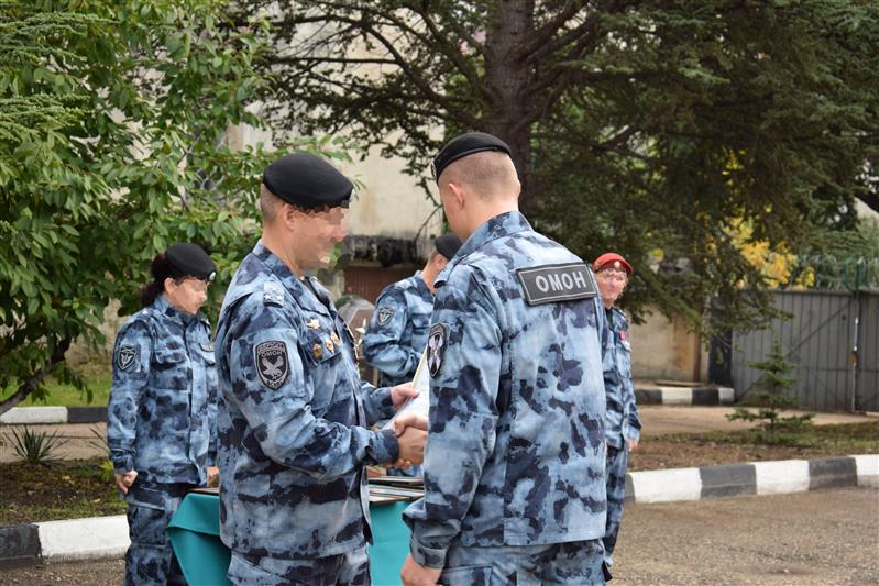 В Крыму сотрудники Росгвардии отметили 30-летие со дня создания ОМОН