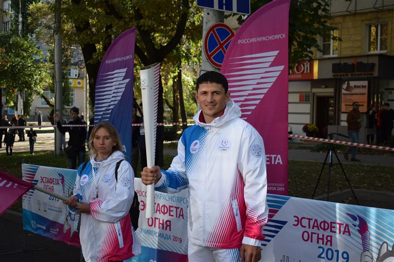  Росгвардеец Северо-Кавказского округа принял участие в эстафете огня XXIX Зимней Универсиады в Ставрополе (фото, видео)