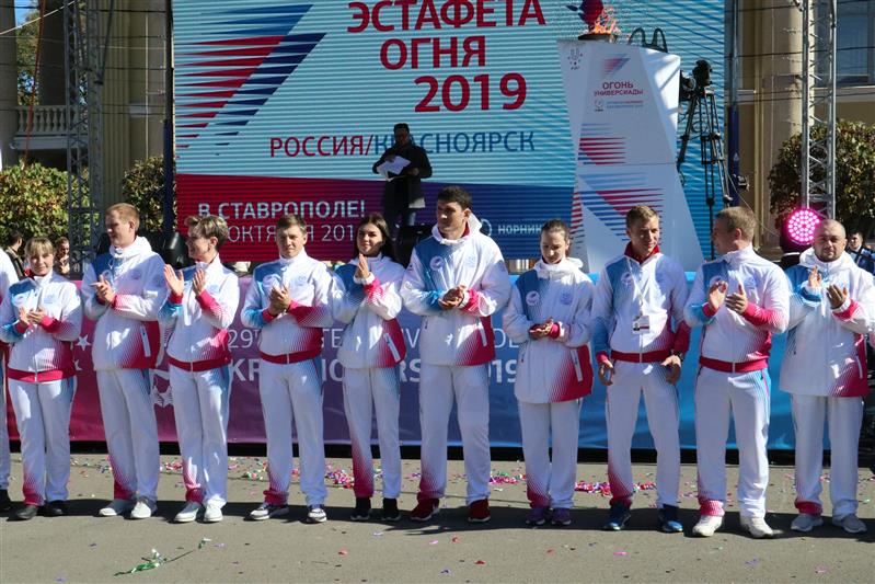  Росгвардеец Северо-Кавказского округа принял участие в эстафете огня XXIX Зимней Универсиады в Ставрополе (фото, видео)