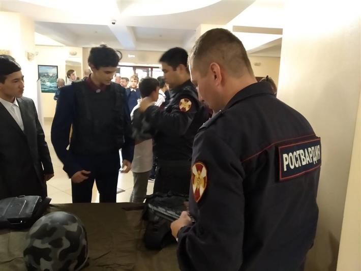 В Самаре сотрудники Росгвардии приняли участие в Дне призывника (видео)